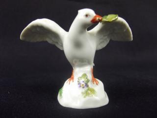 Miniaturka holubice- Míšeňský porcelán