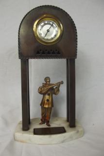 Hodiny art-deco
